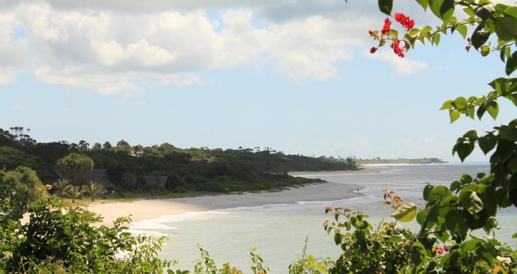 Amani Beach Resort Kutani Exterior photo