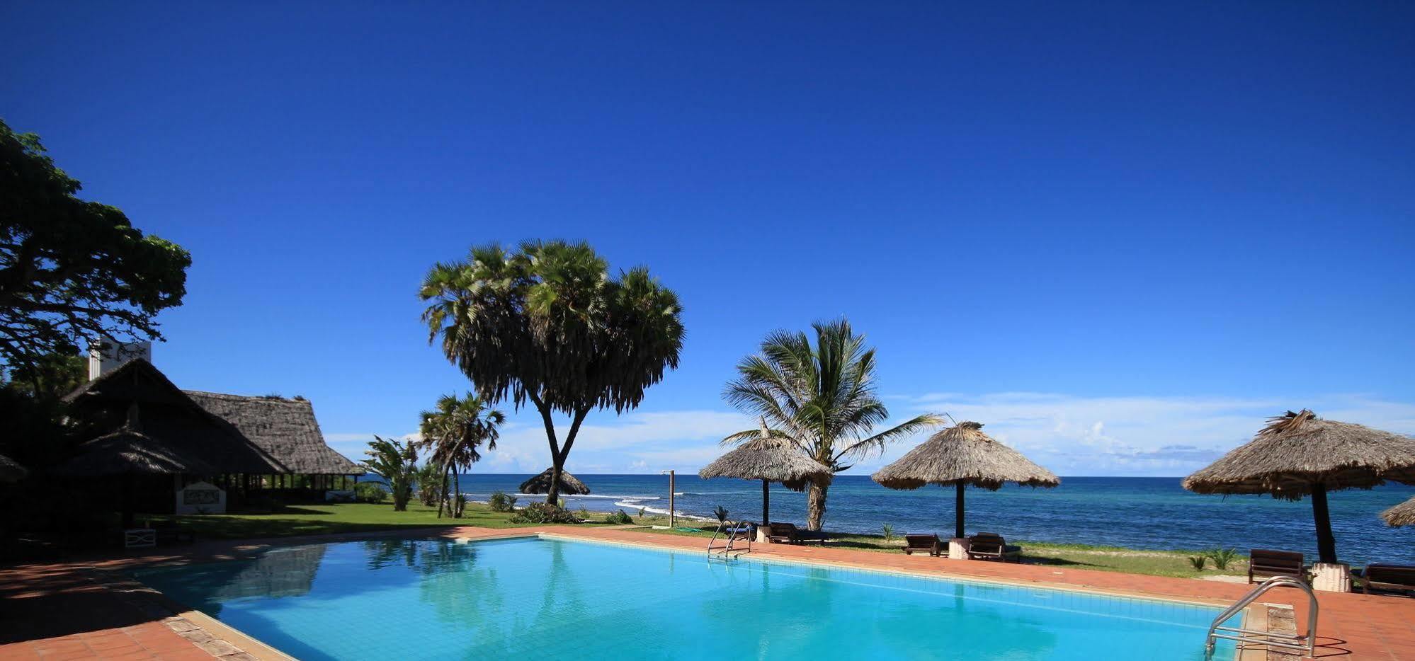 Amani Beach Resort Kutani Exterior photo