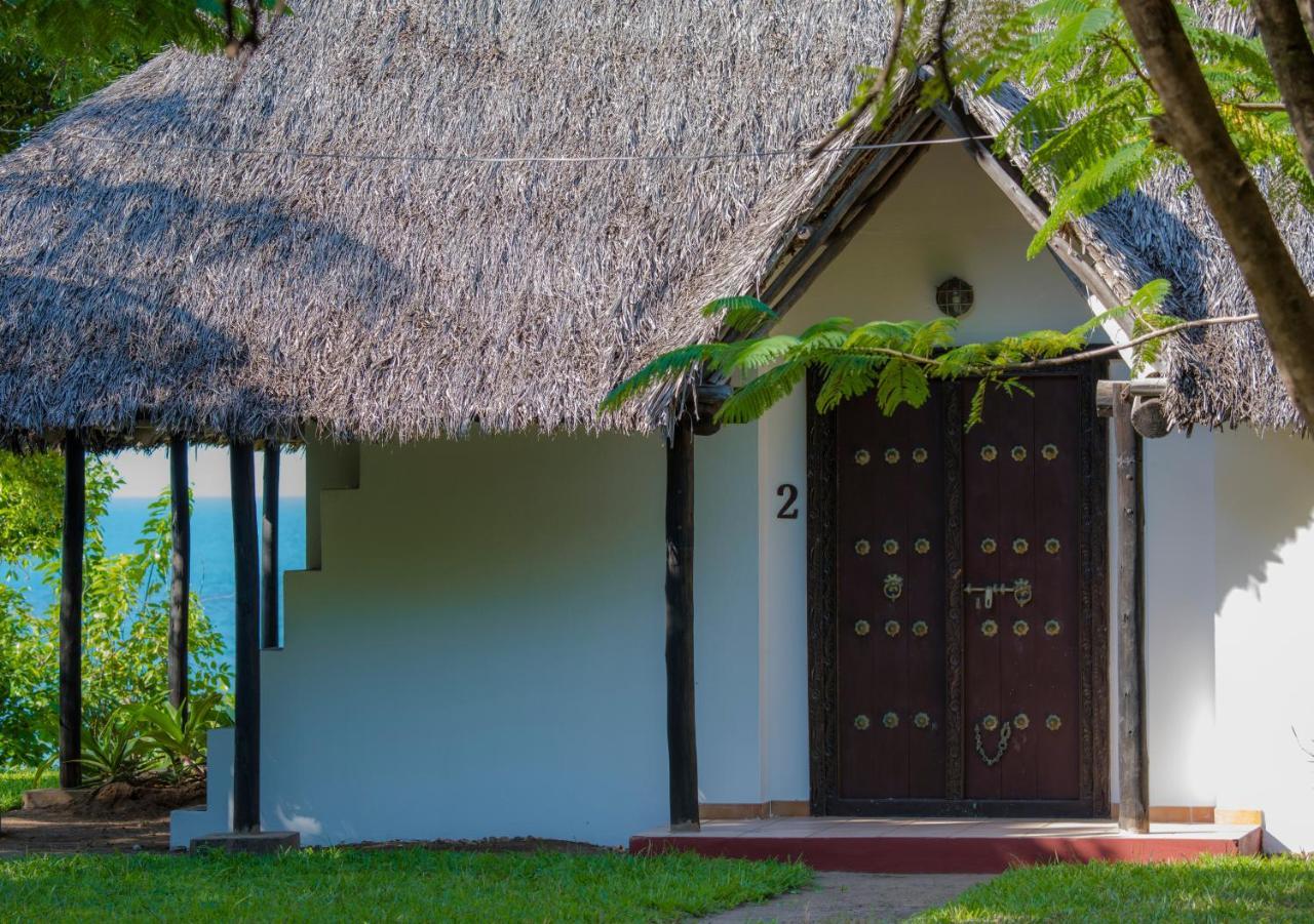 Amani Beach Resort Kutani Exterior photo